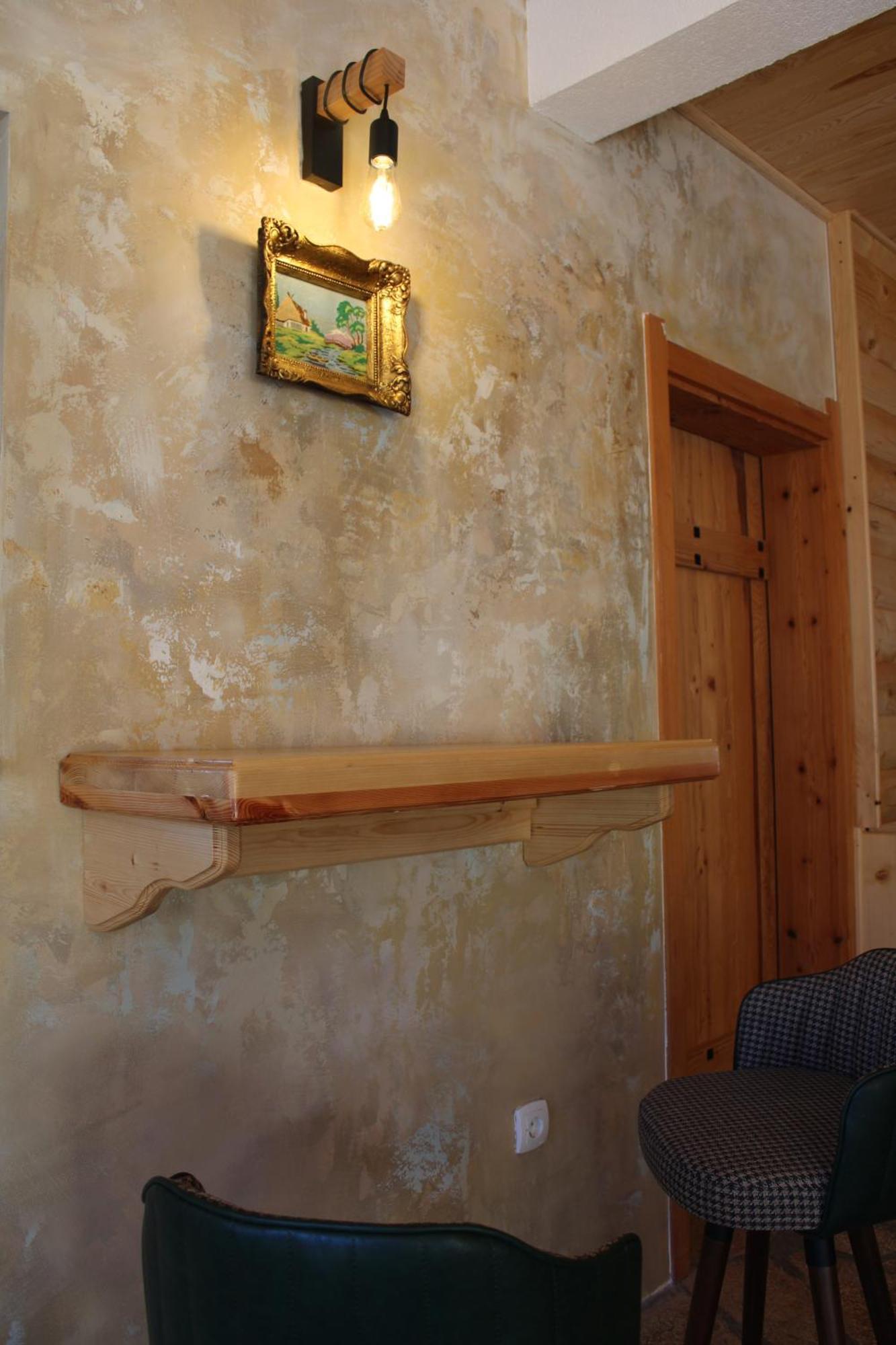 Pubhouse & Rooms Pahulja 콜라신 외부 사진